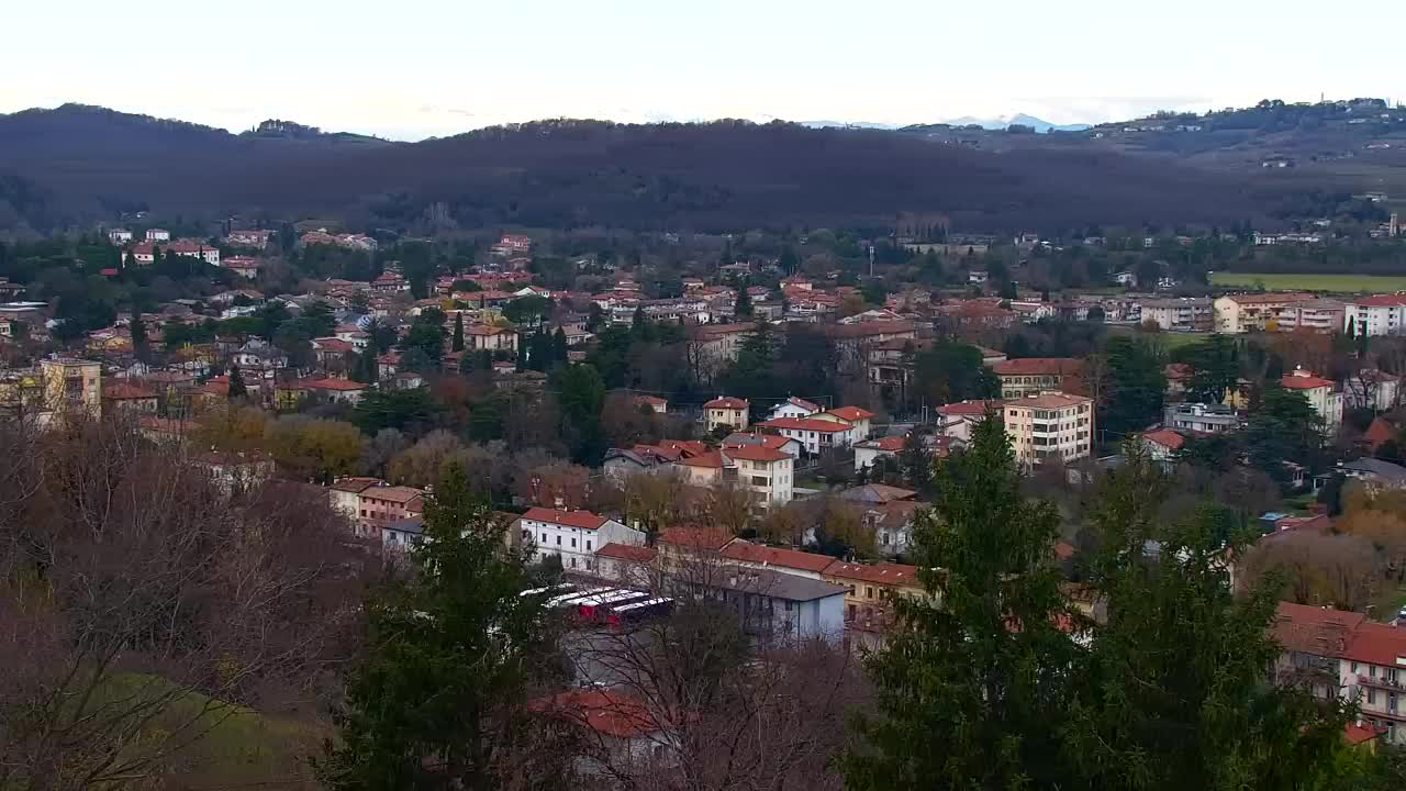 Nova Gorica i Gorica: Prekrasan Pogled iz Franjevačkog Samostana Kostanjevica