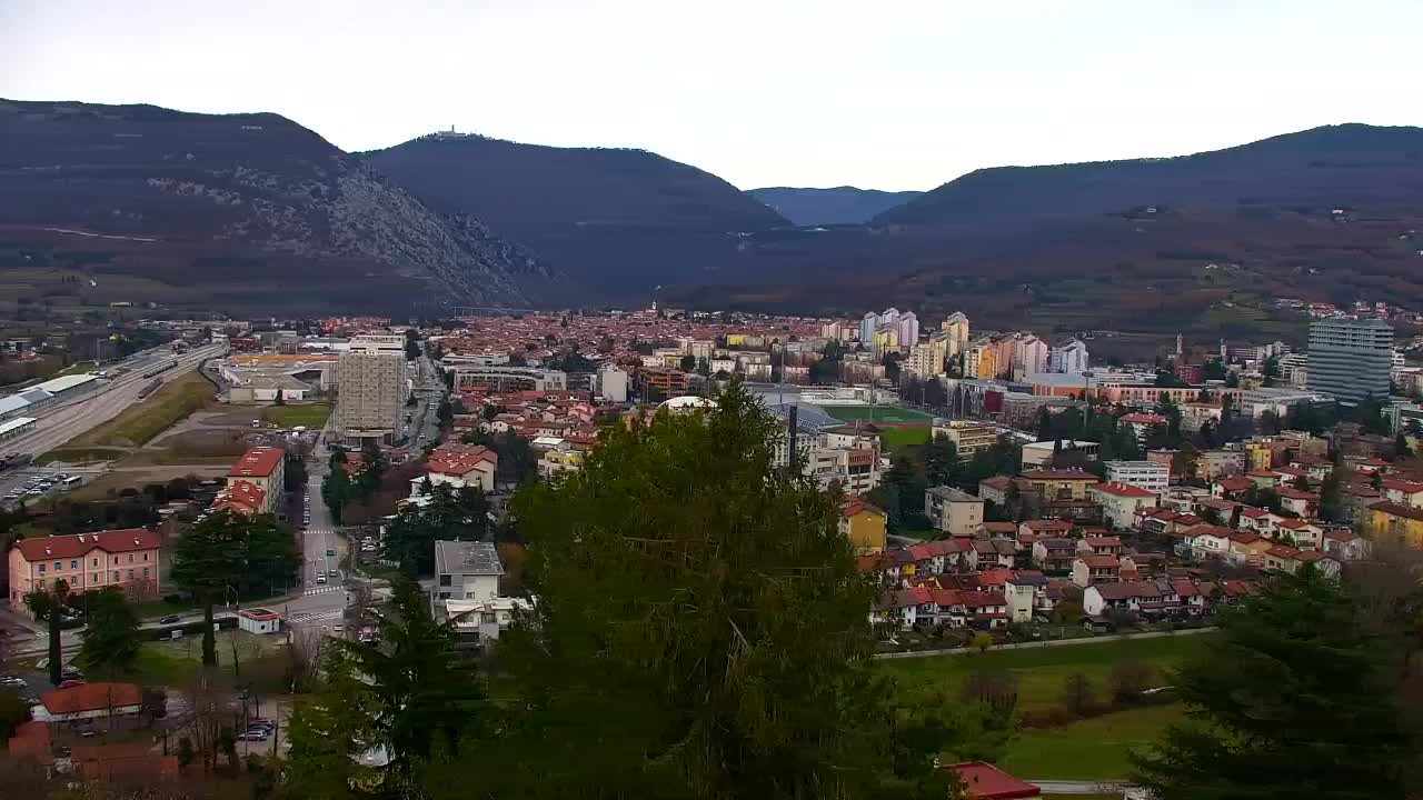 Nova Gorica i Gorica: Prekrasan Pogled iz Franjevačkog Samostana Kostanjevica