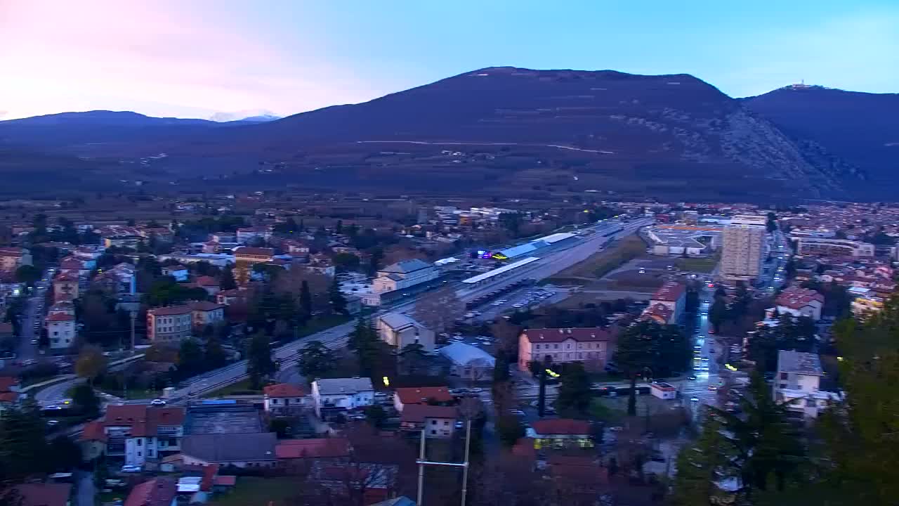 Nova Gorica e Gorizia: Panorama Mozzafiato dal Convento Francescano di Castagnevizza