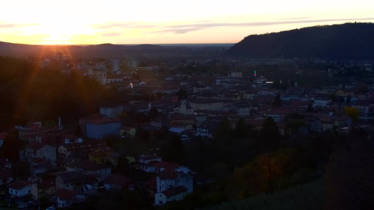 Nova Gorica i Gorica: Prekrasan Pogled iz Franjevačkog Samostana Kostanjevica