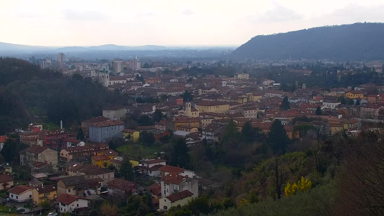 Nova Gorica e Gorizia: Panorama Mozzafiato dal Convento Francescano di Castagnevizza