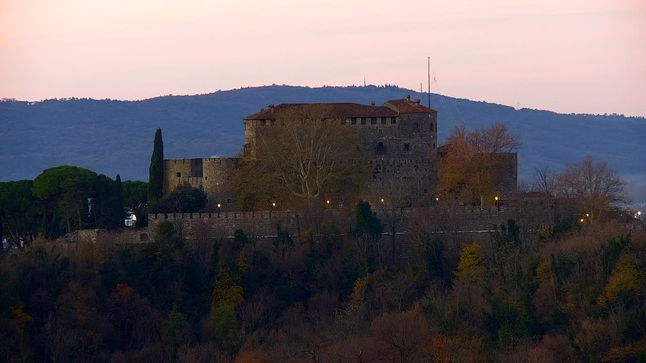 Nova Gorica und Görz: Atemberaubende Aussicht vom Franziskanerkloster Kostanjevica
