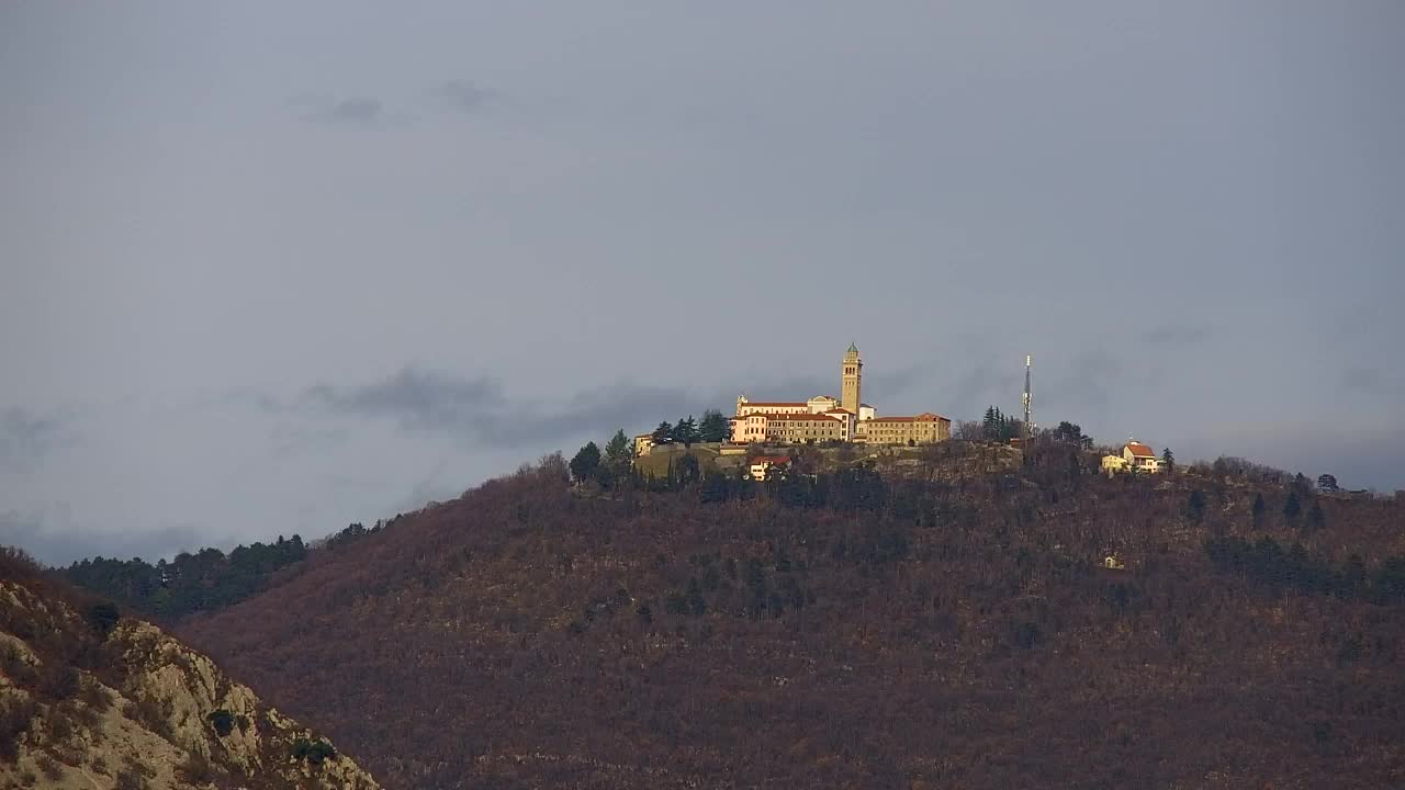 Nova Gorica e Gorizia: Panorama Mozzafiato dal Convento Francescano di Castagnevizza