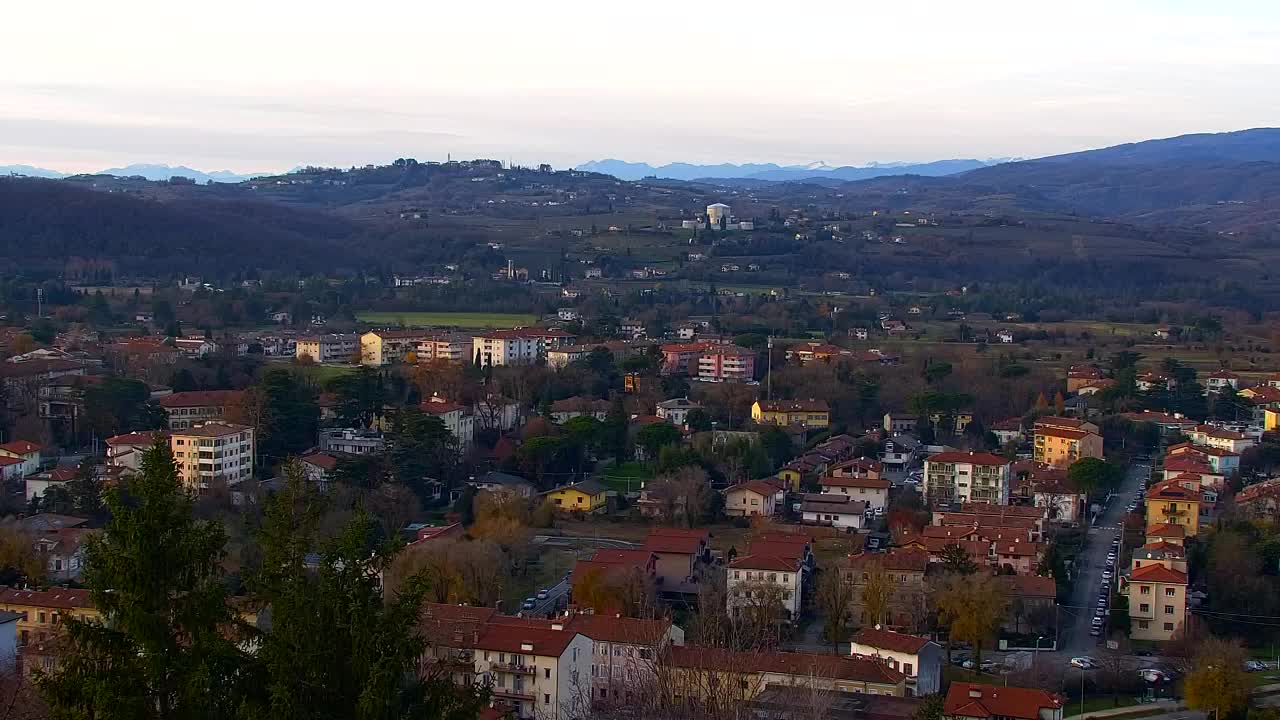 Nova Gorica i Gorica: Prekrasan Pogled iz Franjevačkog Samostana Kostanjevica