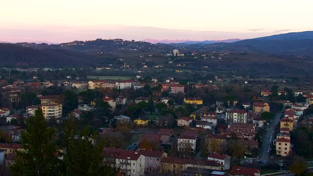 Nova Gorica y Gorizia: Impresionantes Vistas desde el Monasterio Franciscano de Kostanjevica