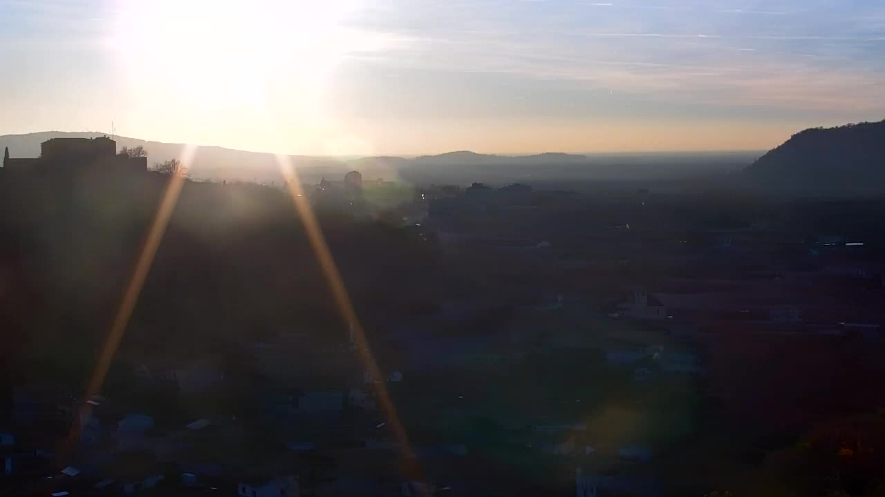 Nova Gorica i Gorica: Prekrasan Pogled iz Franjevačkog Samostana Kostanjevica