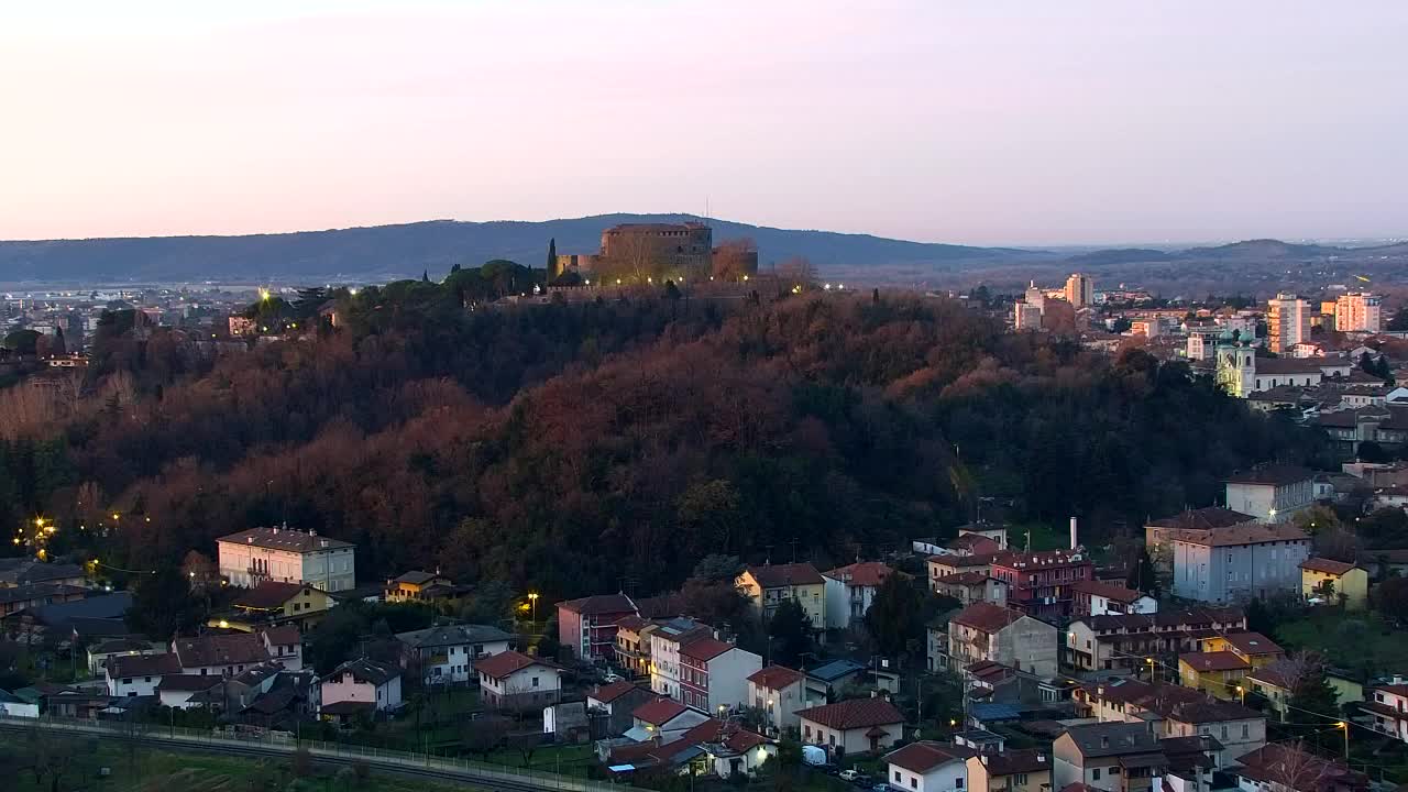 Nova Gorica e Gorizia: Panorama Mozzafiato dal Convento Francescano di Castagnevizza