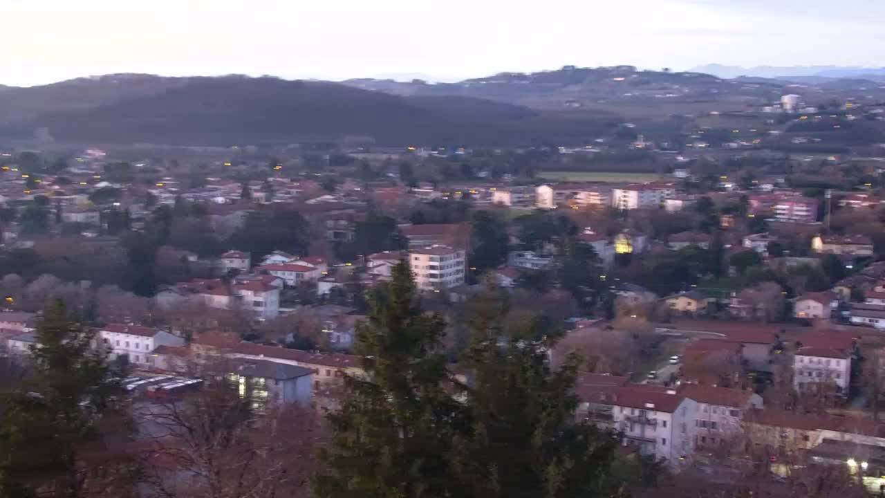 Nova Gorica e Gorizia: Panorama Mozzafiato dal Convento Francescano di Castagnevizza