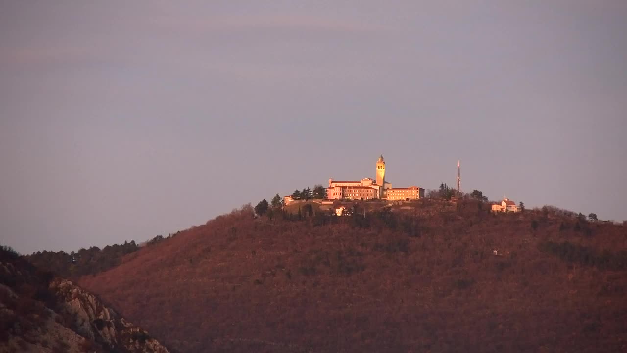 Nova Gorica e Gorizia: Panorama Mozzafiato dal Convento Francescano di Castagnevizza