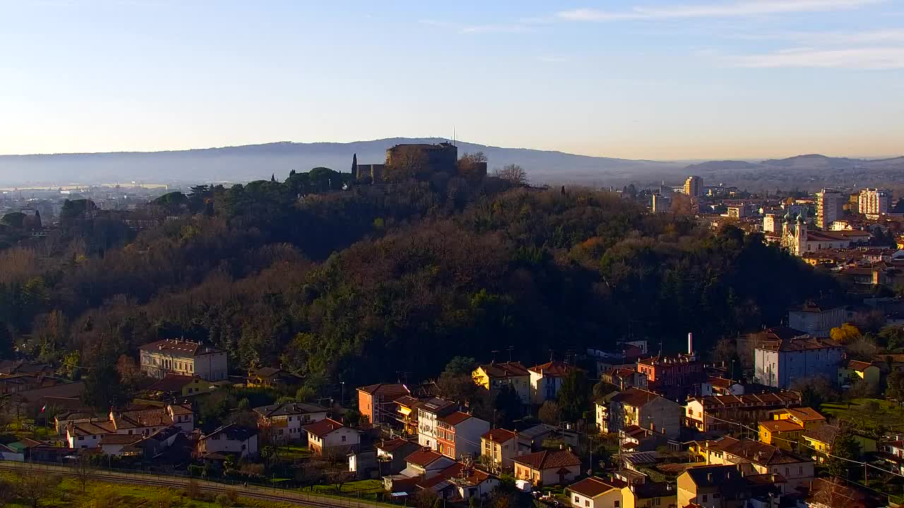 Nova Gorica i Gorica: Prekrasan Pogled iz Franjevačkog Samostana Kostanjevica