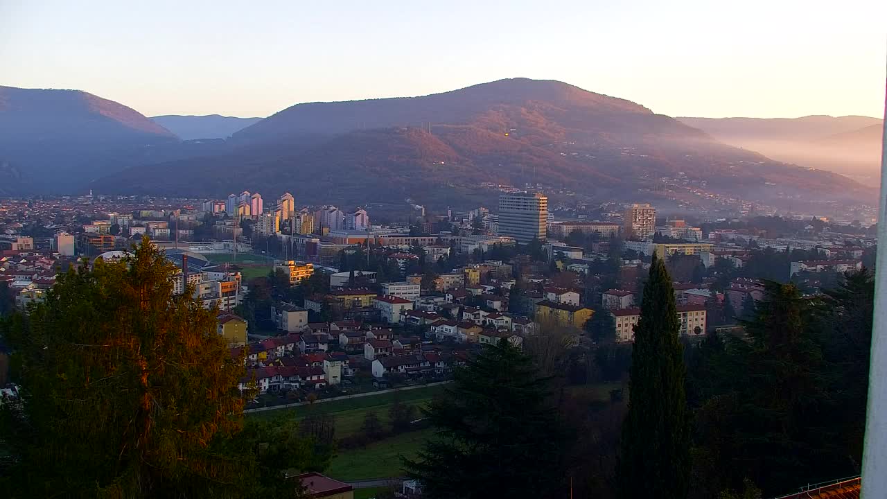 Nova Gorica i Gorica: Prekrasan Pogled iz Franjevačkog Samostana Kostanjevica