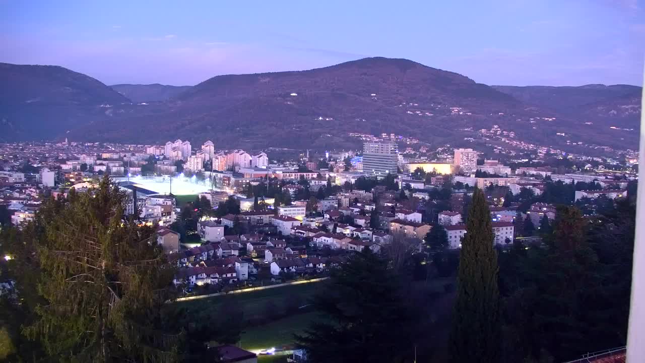 Nova Gorica i Gorica: Prekrasan Pogled iz Franjevačkog Samostana Kostanjevica