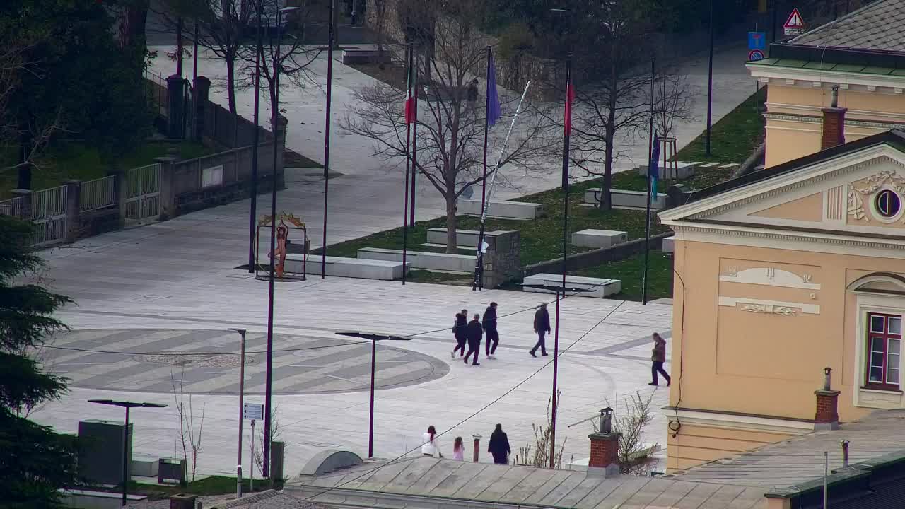 Nova Gorica e Gorizia: Panorama Mozzafiato dal Convento Francescano di Castagnevizza