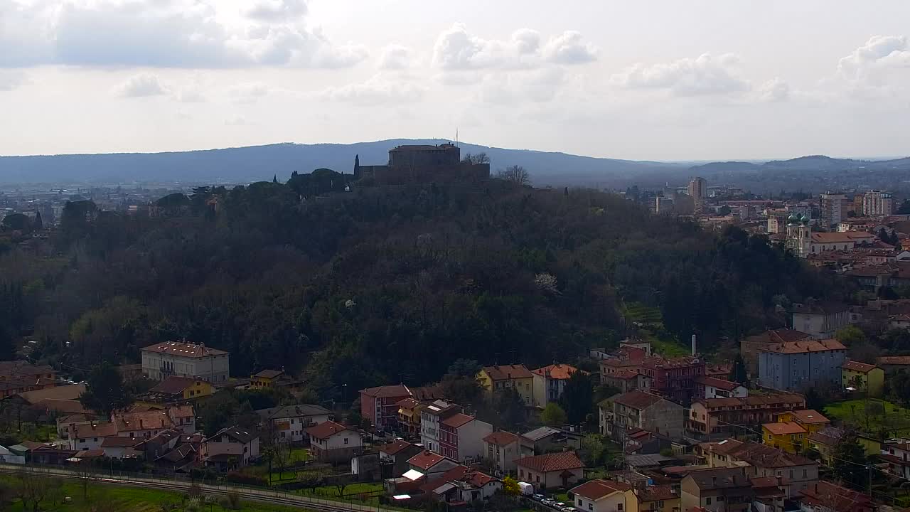 Nova Gorica i Gorica: Prekrasan Pogled iz Franjevačkog Samostana Kostanjevica