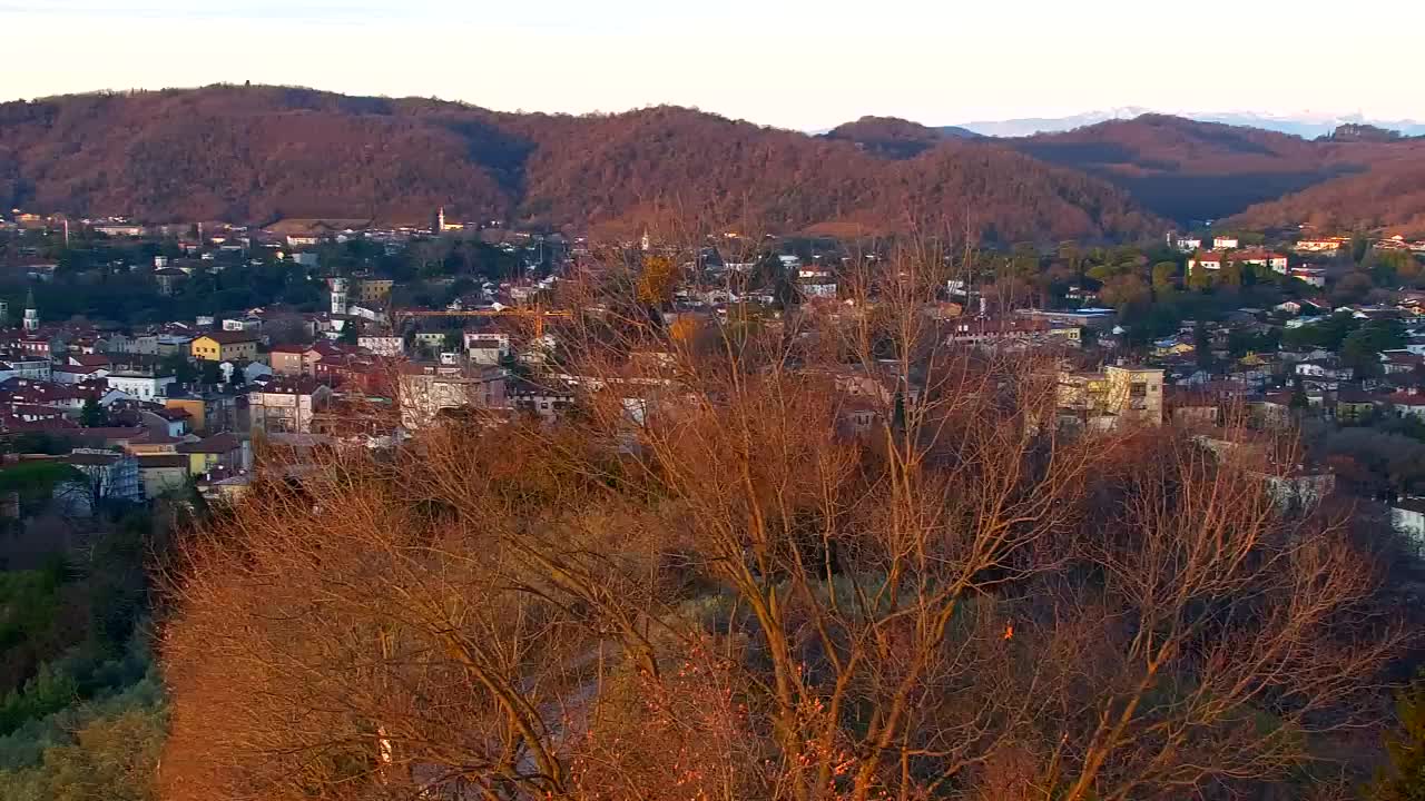 Nova Gorica i Gorica: Prekrasan Pogled iz Franjevačkog Samostana Kostanjevica