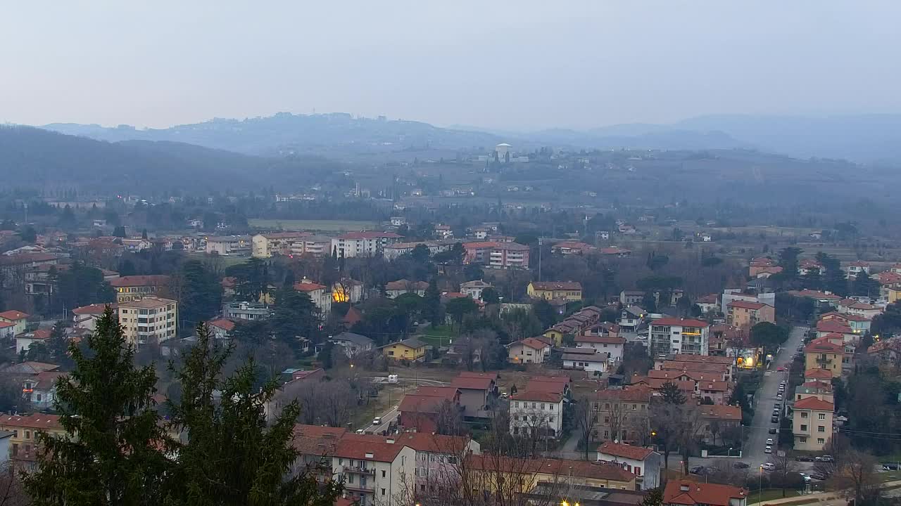 Nova Gorica y Gorizia: Impresionantes Vistas desde el Monasterio Franciscano de Kostanjevica