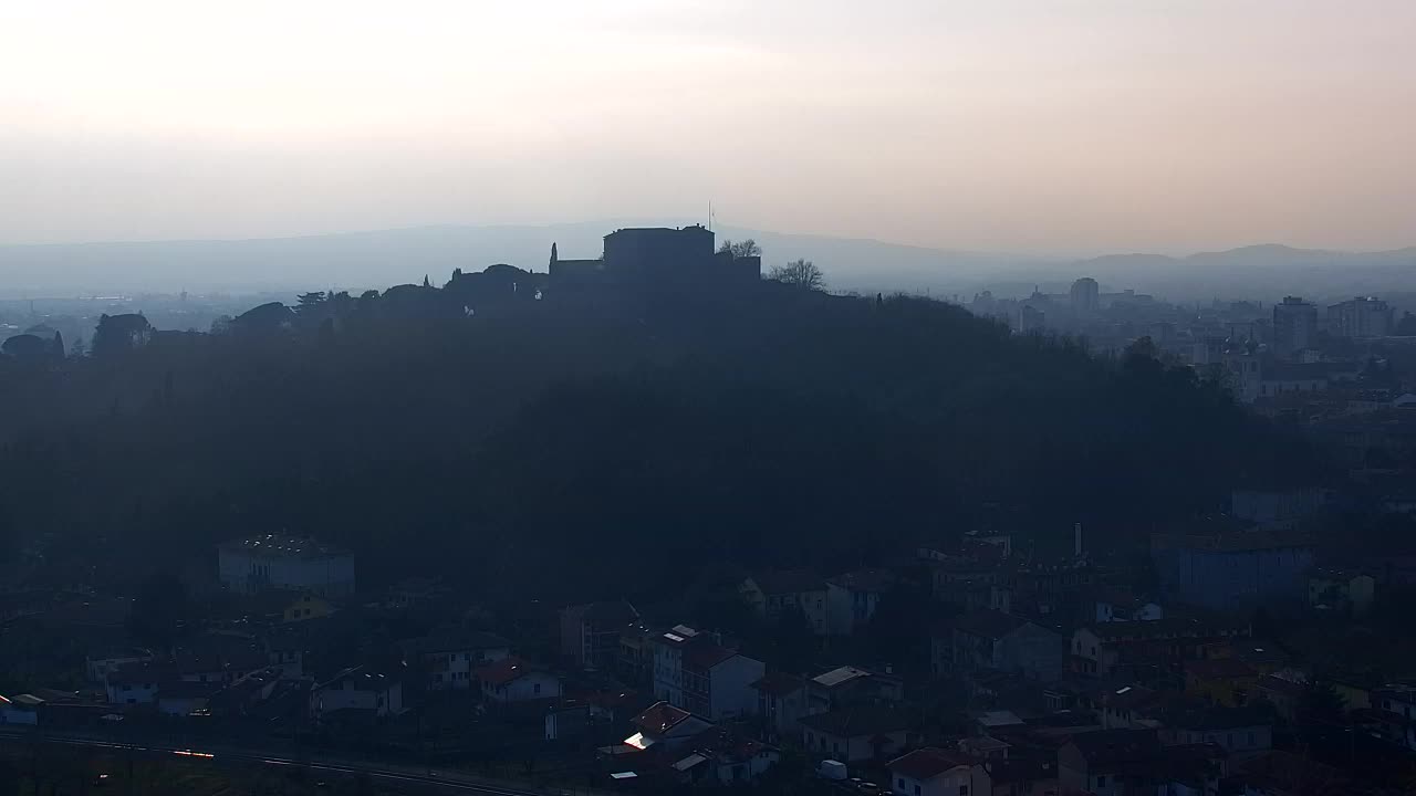 Nova Gorica i Gorica: Prekrasan Pogled iz Franjevačkog Samostana Kostanjevica