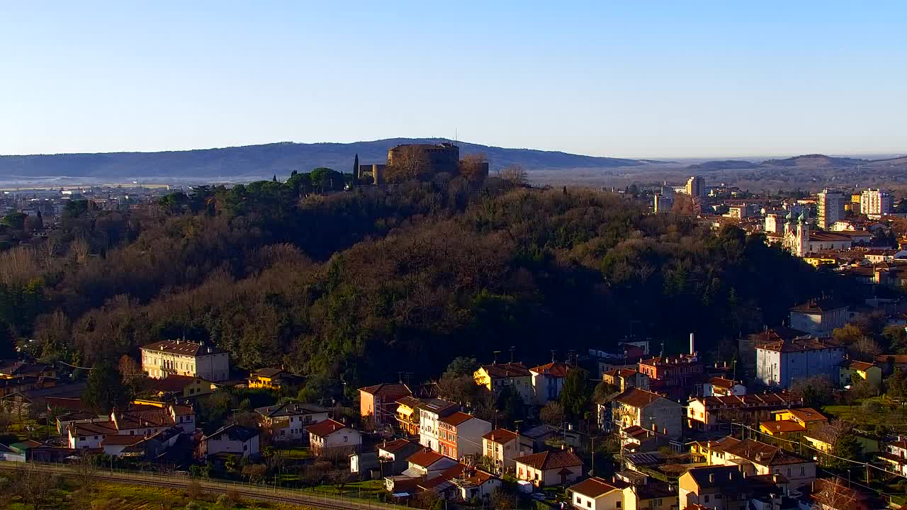 Nova Gorica i Gorica: Prekrasan Pogled iz Franjevačkog Samostana Kostanjevica