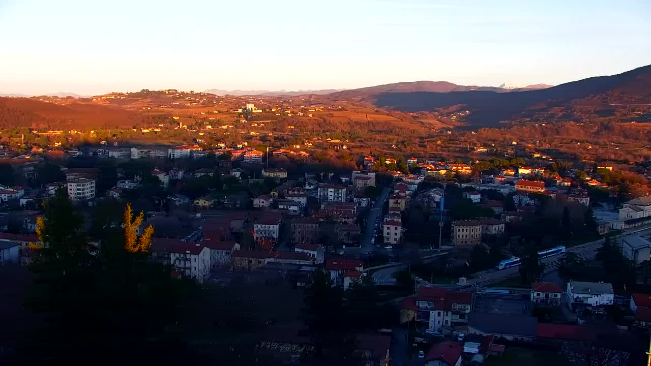 Nova Gorica i Gorica: Prekrasan Pogled iz Franjevačkog Samostana Kostanjevica