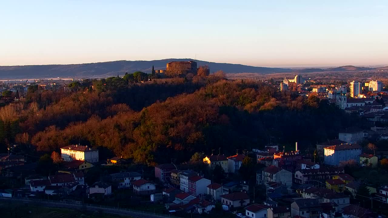 Nova Gorica e Gorizia: Panorama Mozzafiato dal Convento Francescano di Castagnevizza