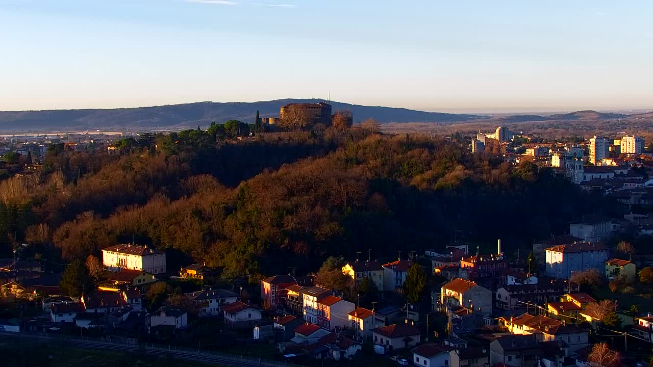 Nova Gorica e Gorizia: Panorama Mozzafiato dal Convento Francescano di Castagnevizza