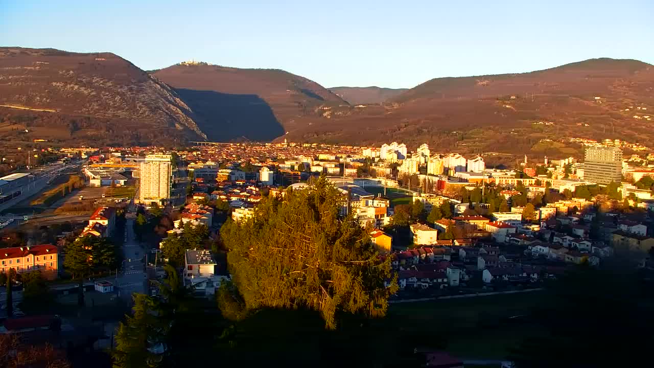 Nova Gorica i Gorica: Prekrasan Pogled iz Franjevačkog Samostana Kostanjevica