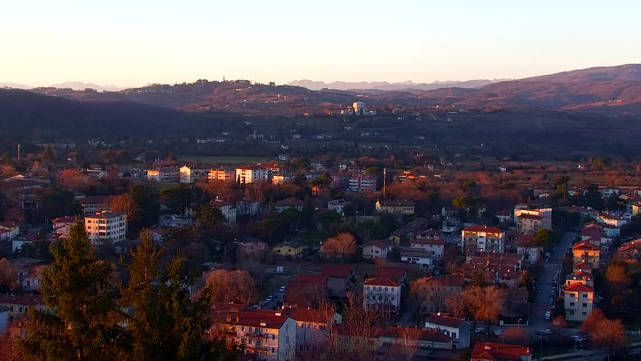 Nova Gorica i Gorica: Prekrasan Pogled iz Franjevačkog Samostana Kostanjevica