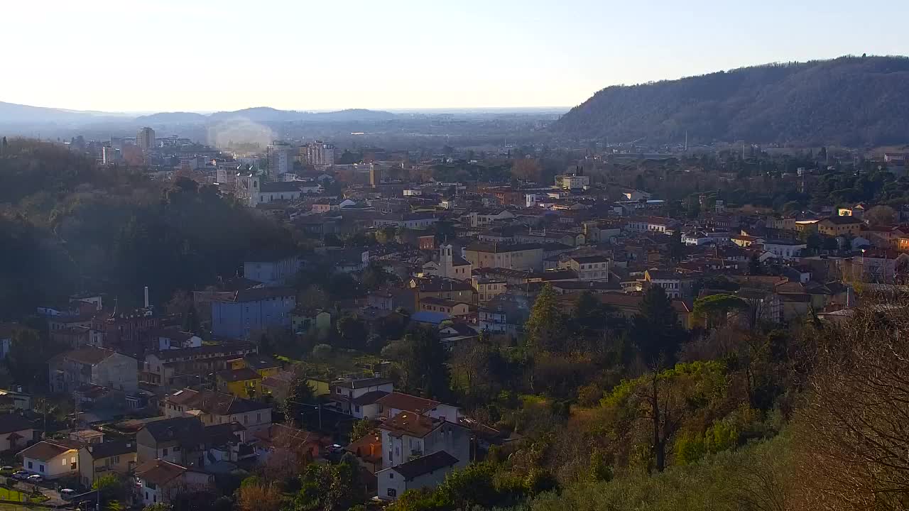 Nova Gorica e Gorizia: Panorama Mozzafiato dal Convento Francescano di Castagnevizza