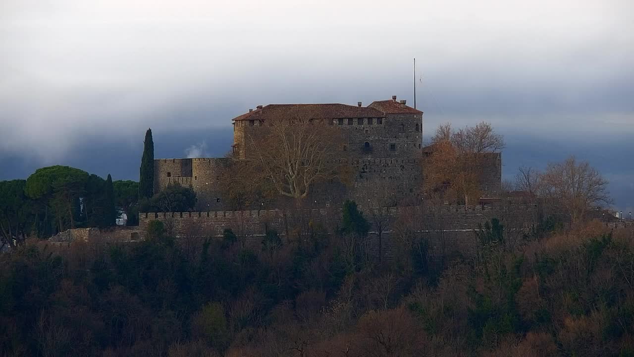 Nova Gorica y Gorizia: Impresionantes Vistas desde el Monasterio Franciscano de Kostanjevica