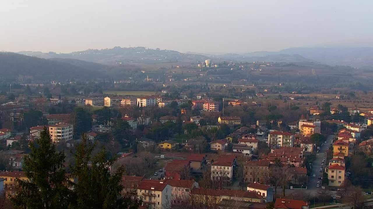 Nova Gorica i Gorica: Prekrasan Pogled iz Franjevačkog Samostana Kostanjevica