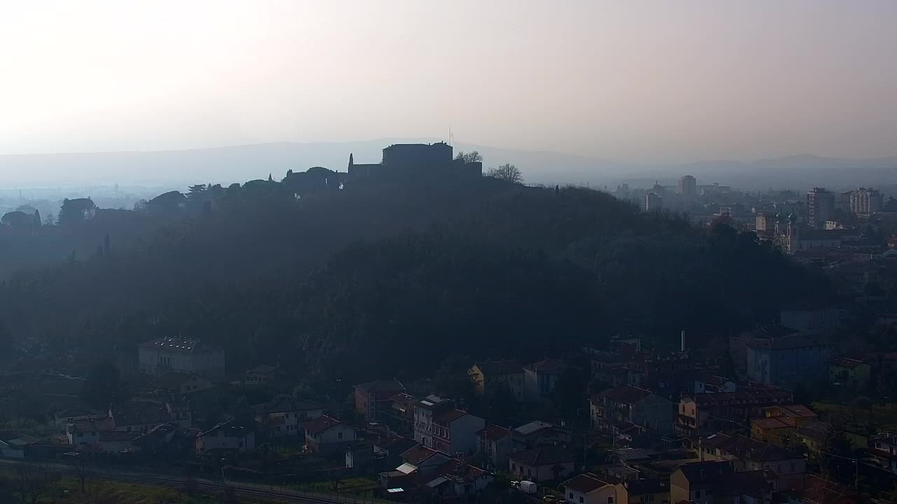 Nova Gorica e Gorizia: Panorama Mozzafiato dal Convento Francescano di Castagnevizza