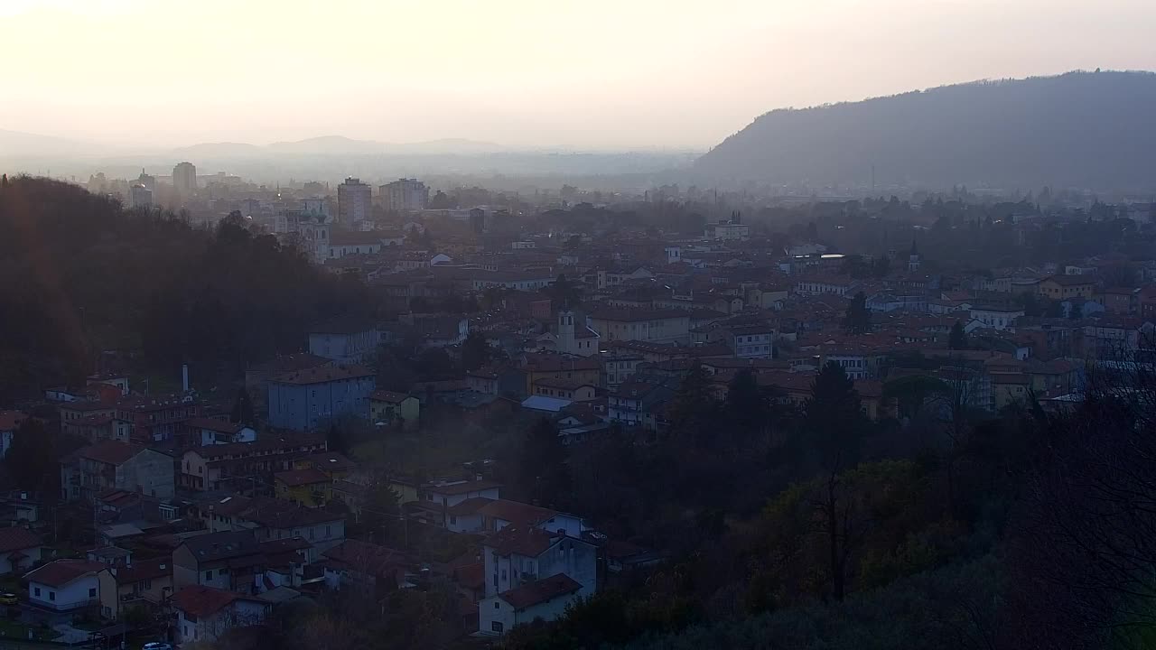 Nova Gorica e Gorizia: Panorama Mozzafiato dal Convento Francescano di Castagnevizza