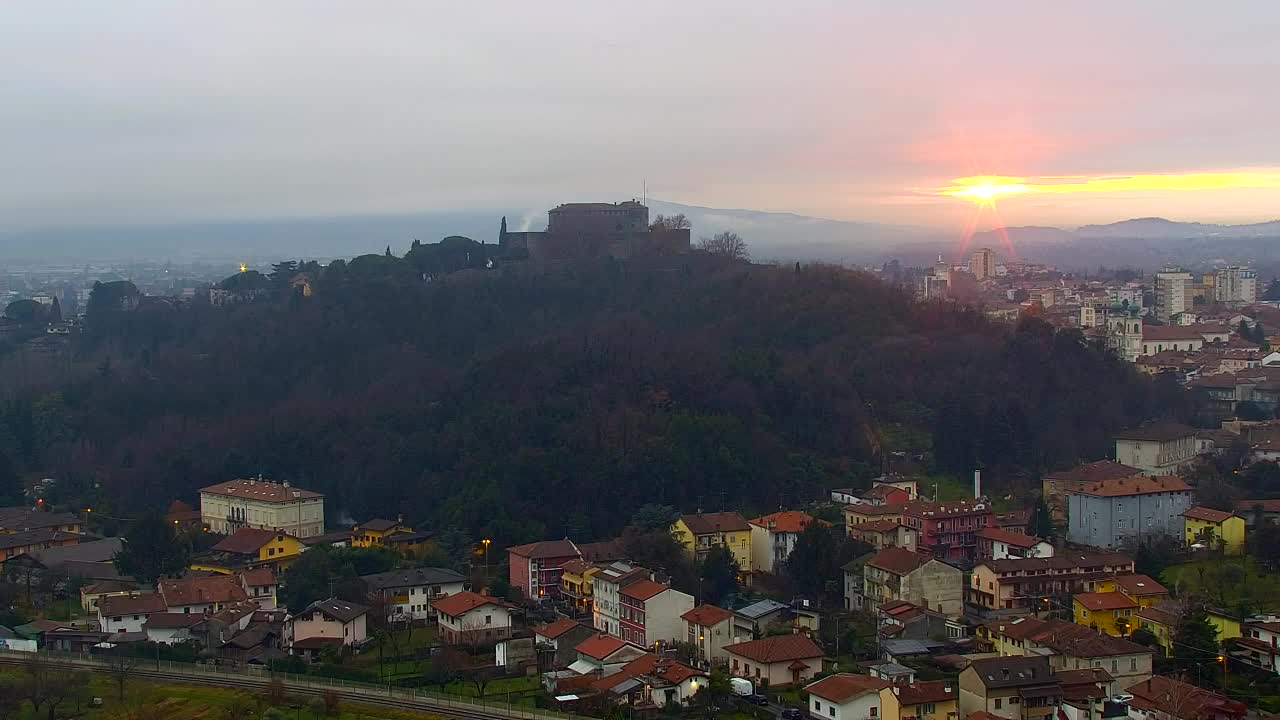 Nova Gorica e Gorizia: Panorama Mozzafiato dal Convento Francescano di Castagnevizza