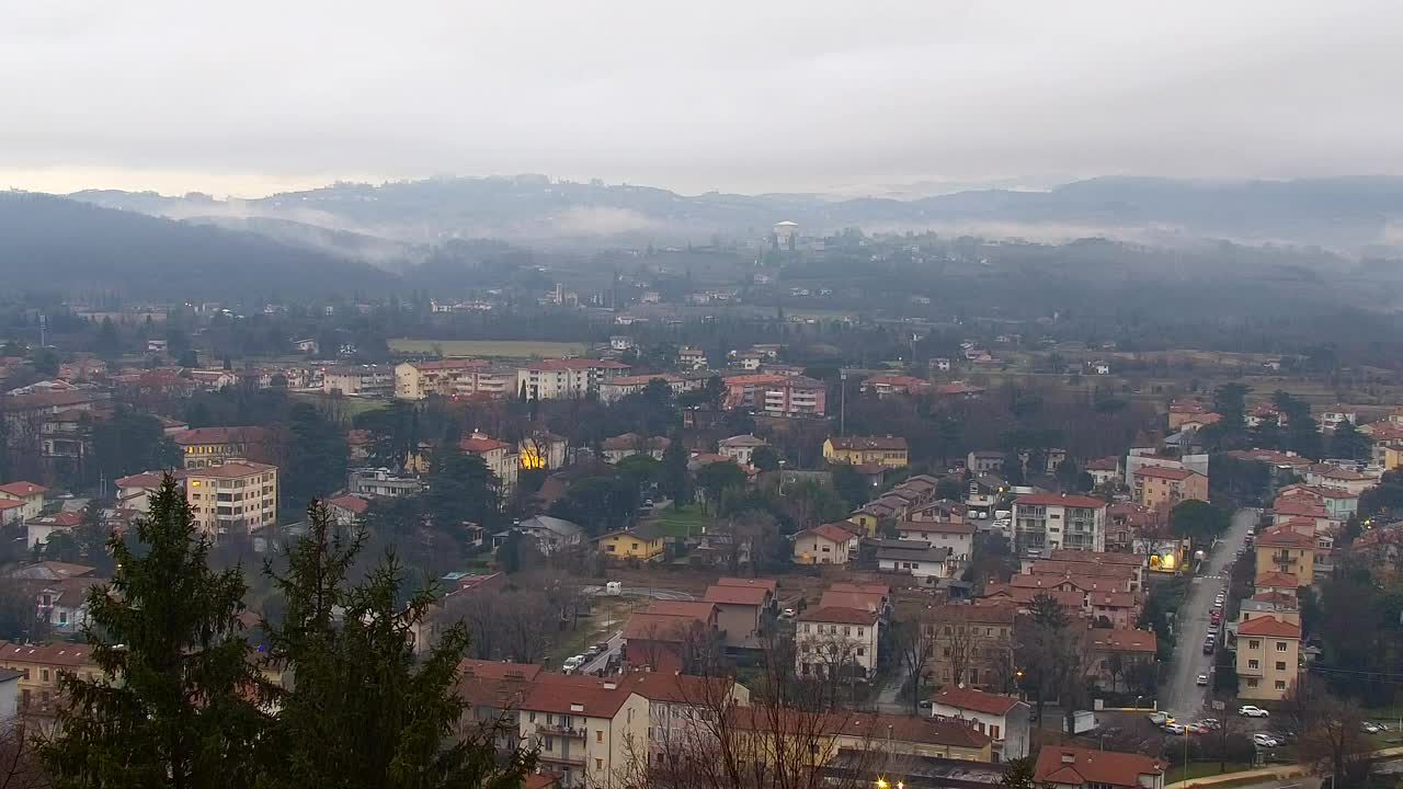 Nova Gorica e Gorizia: Panorama Mozzafiato dal Convento Francescano di Castagnevizza