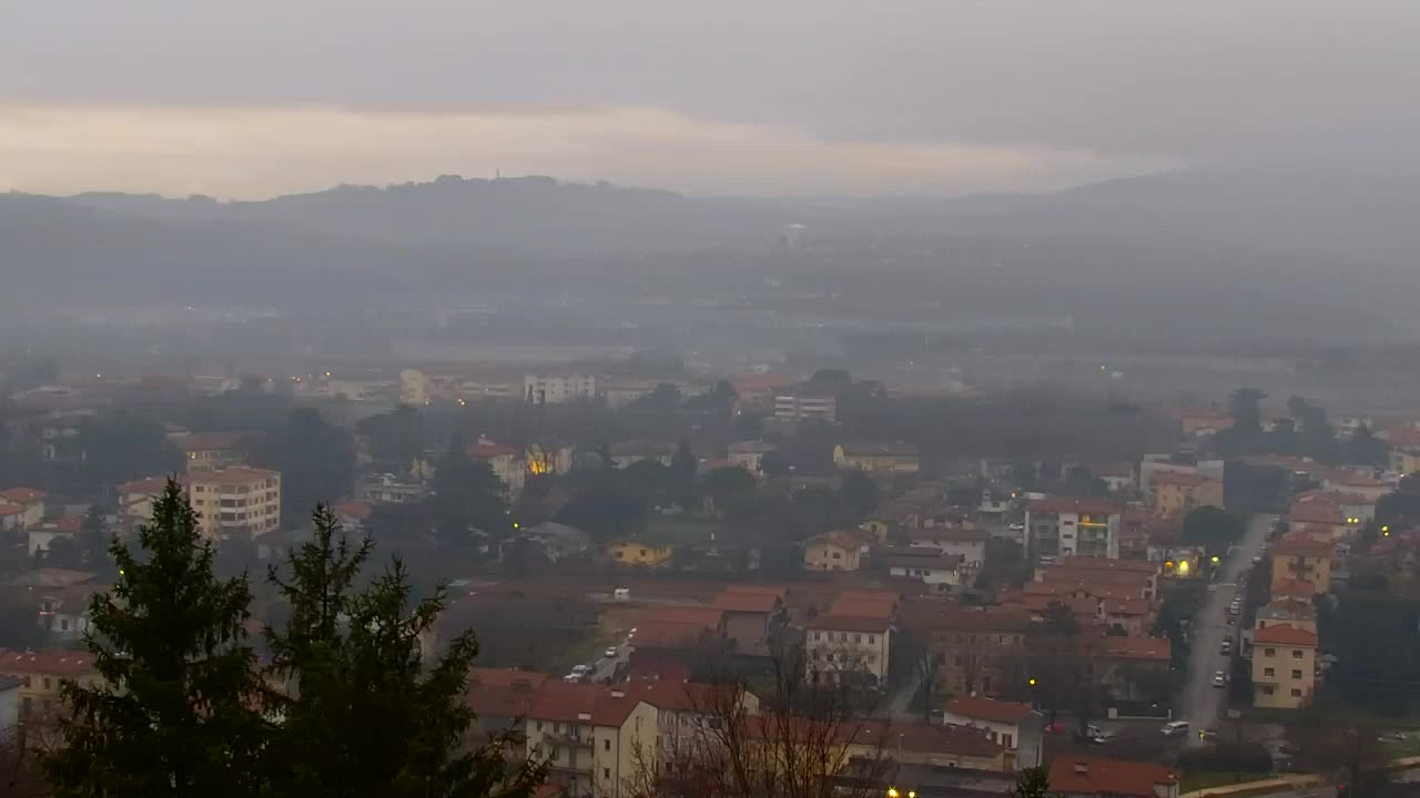 Nova Gorica e Gorizia: Panorama Mozzafiato dal Convento Francescano di Castagnevizza