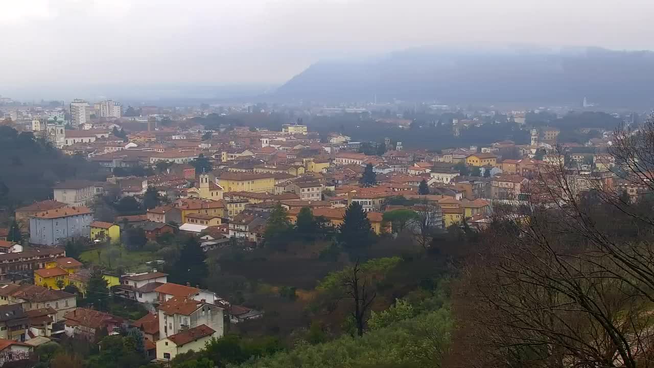 Nova Gorica e Gorizia: Panorama Mozzafiato dal Convento Francescano di Castagnevizza
