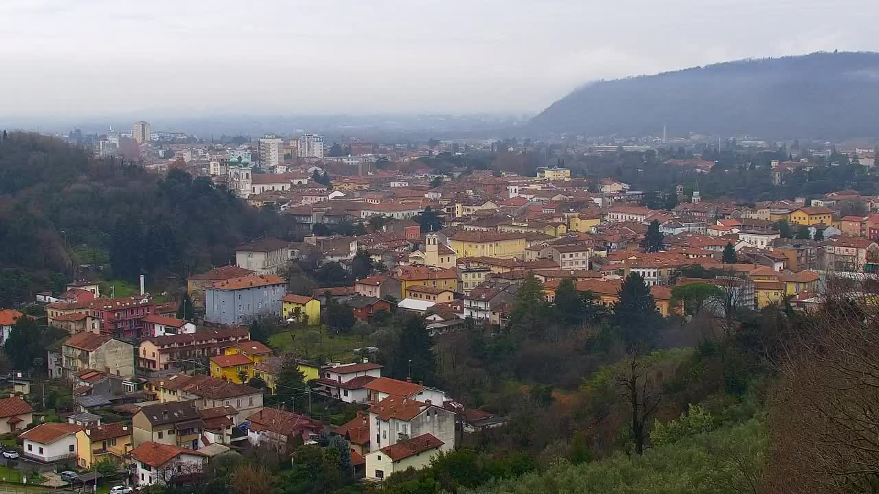 Nova Gorica e Gorizia: Panorama Mozzafiato dal Convento Francescano di Castagnevizza