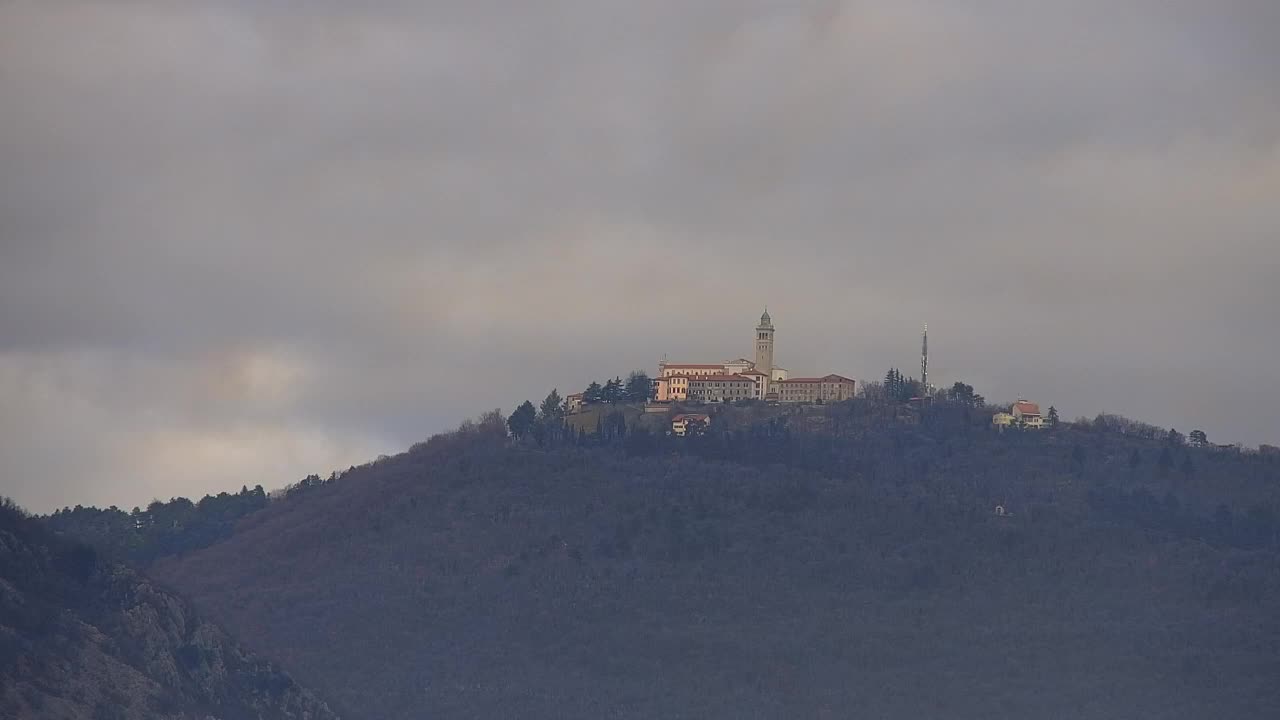 Nova Gorica e Gorizia: Panorama Mozzafiato dal Convento Francescano di Castagnevizza