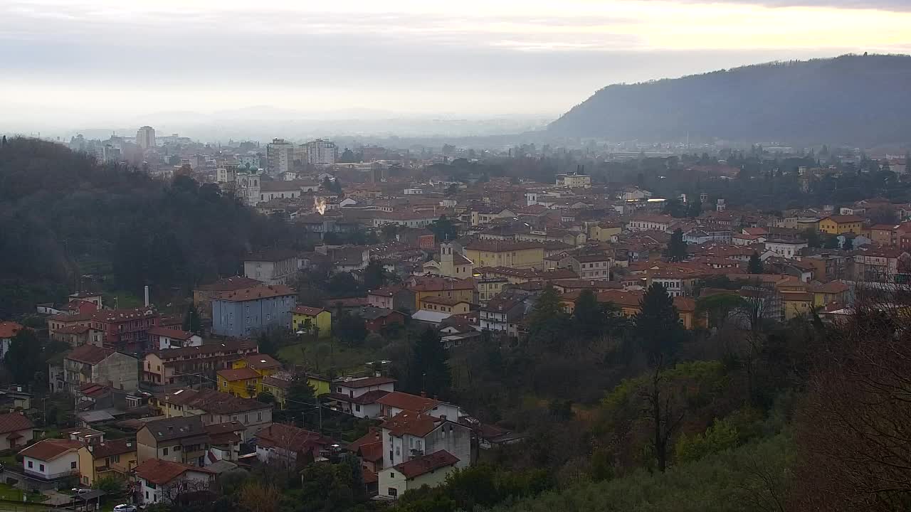 Nova Gorica e Gorizia: Panorama Mozzafiato dal Convento Francescano di Castagnevizza