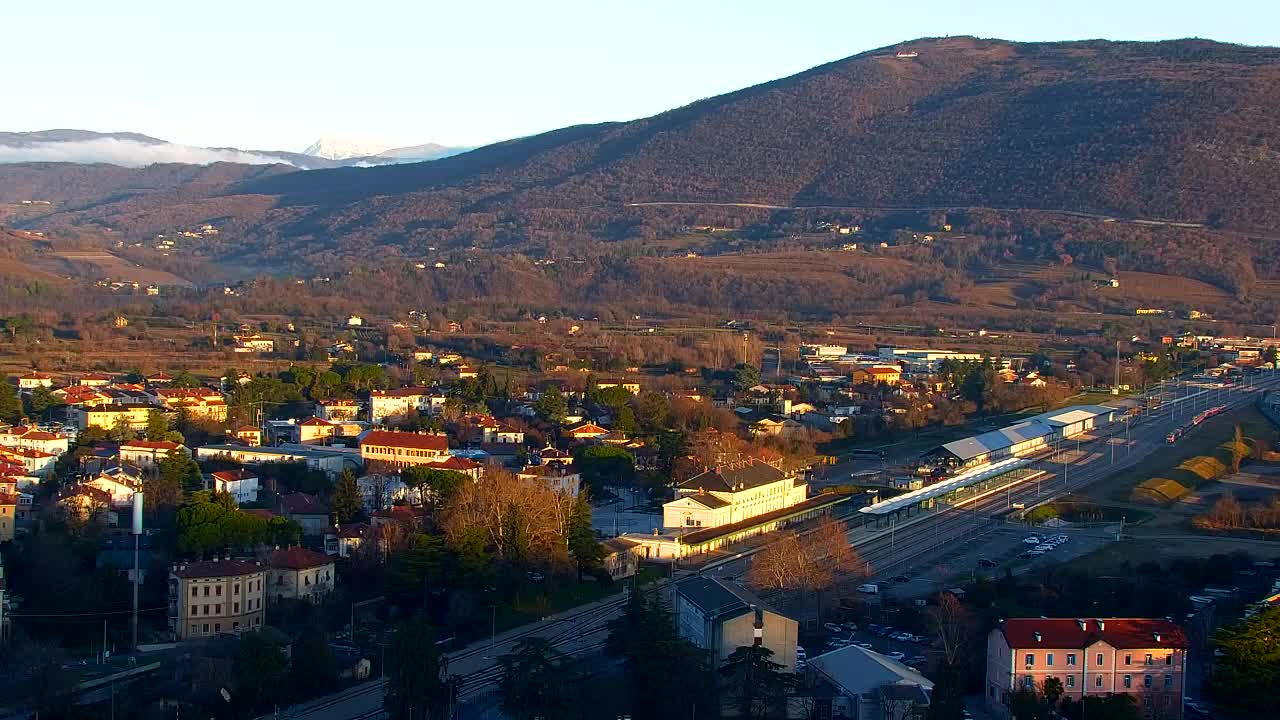 Nova Gorica e Gorizia: Panorama Mozzafiato dal Convento Francescano di Castagnevizza