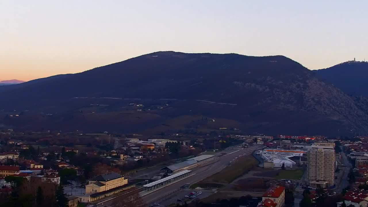 Nova Gorica i Gorica: Prekrasan Pogled iz Franjevačkog Samostana Kostanjevica