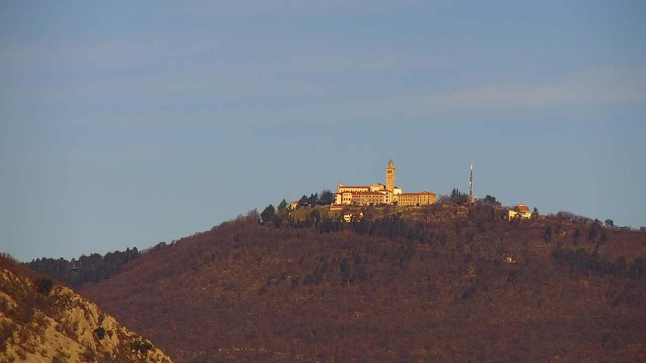 Nova Gorica e Gorizia: Panorama Mozzafiato dal Convento Francescano di Castagnevizza
