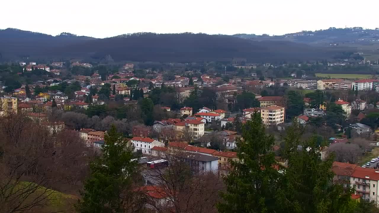 Nova Gorica e Gorizia: Panorama Mozzafiato dal Convento Francescano di Castagnevizza