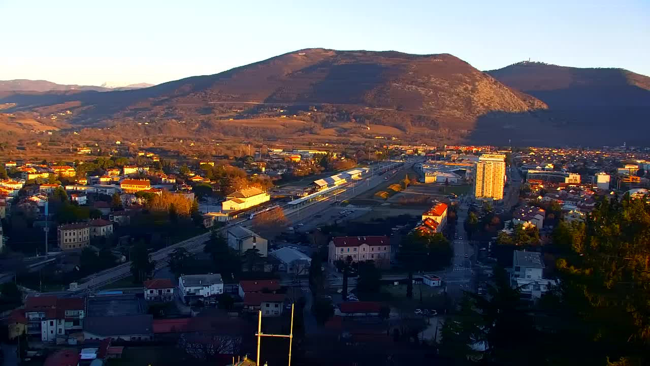 Nova Gorica i Gorica: Prekrasan Pogled iz Franjevačkog Samostana Kostanjevica