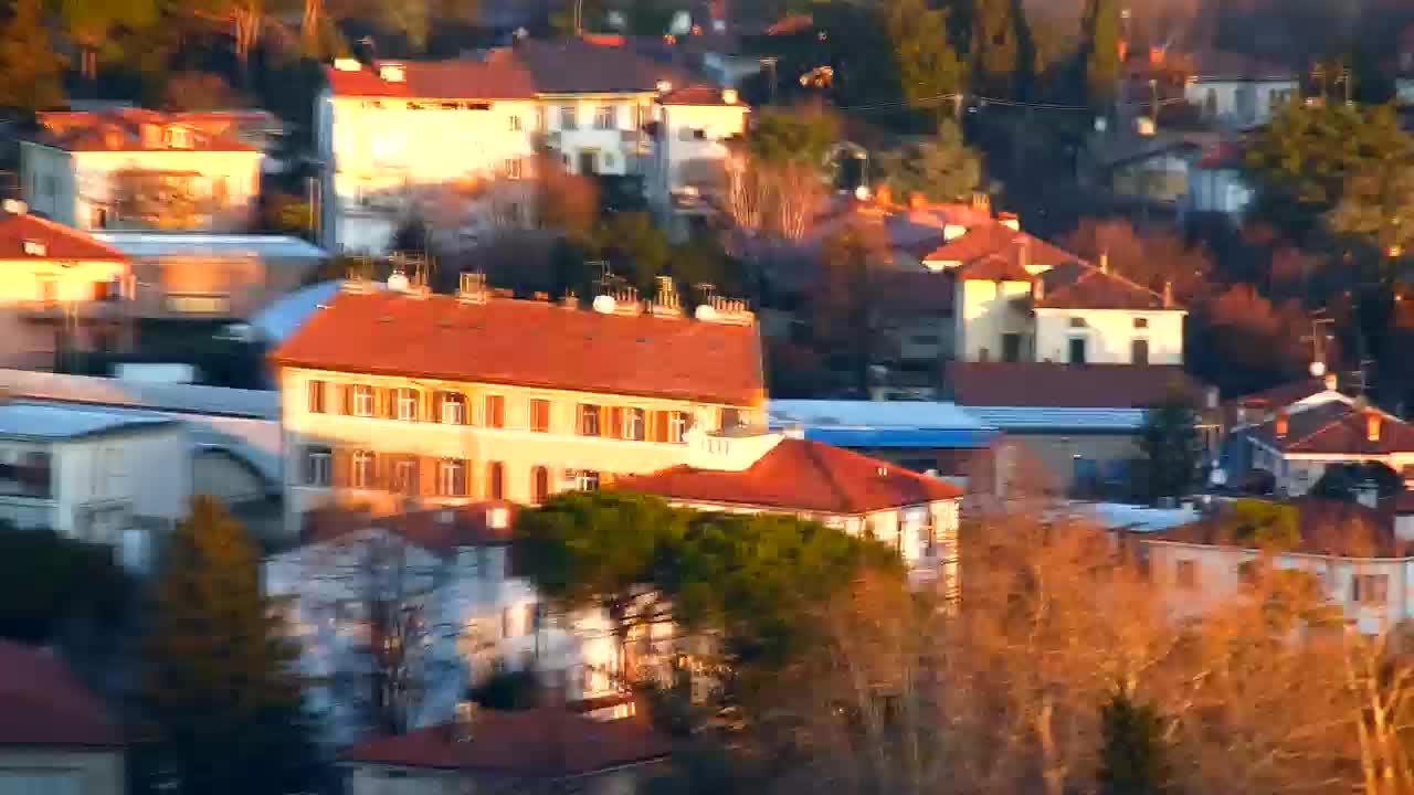 Nova Gorica e Gorizia: Panorama Mozzafiato dal Convento Francescano di Castagnevizza