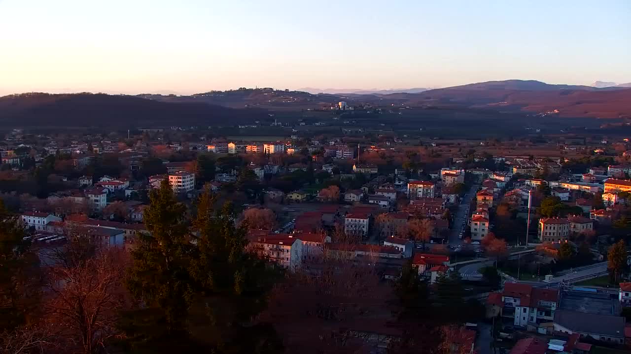 Nova Gorica y Gorizia: Impresionantes Vistas desde el Monasterio Franciscano de Kostanjevica