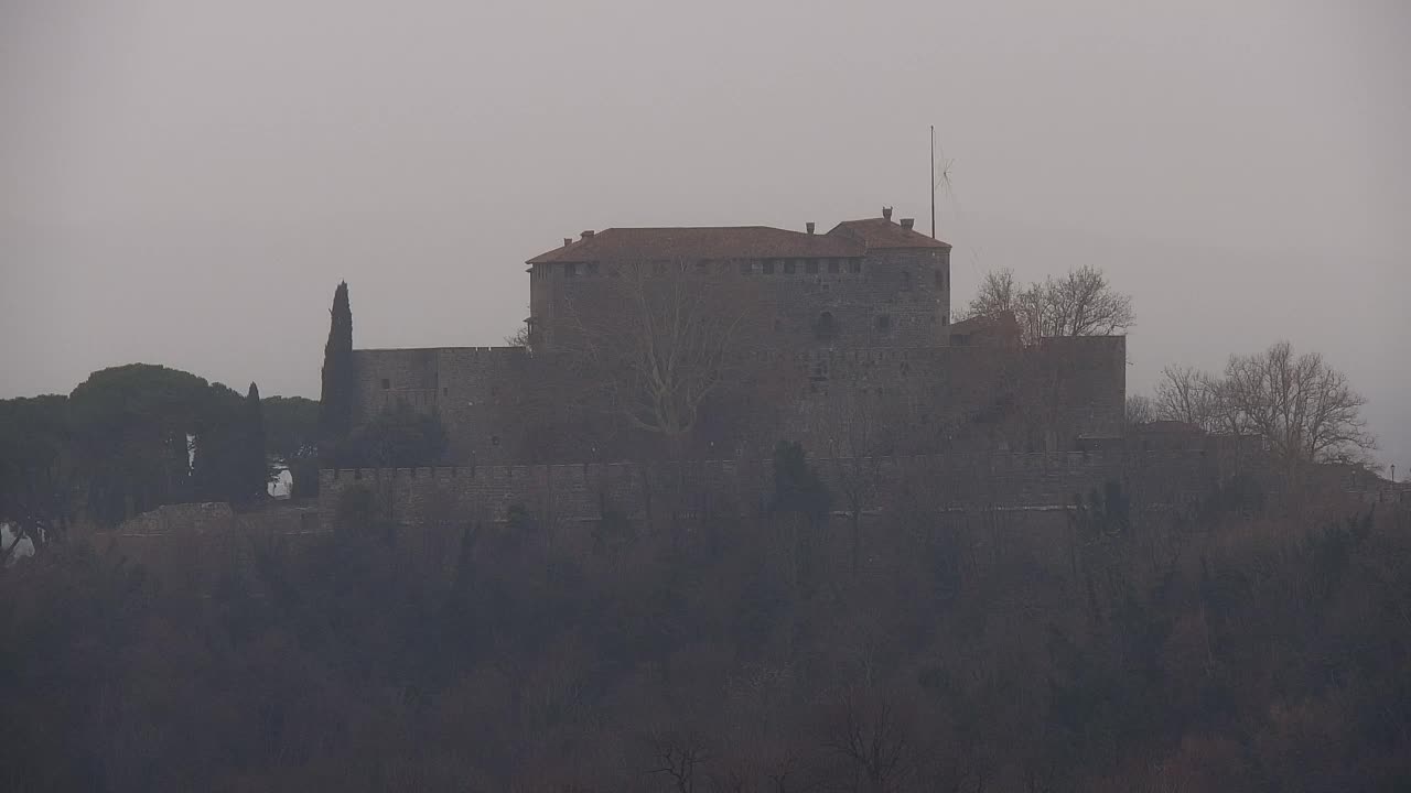 Nova Gorica e Gorizia: Panorama Mozzafiato dal Convento Francescano di Castagnevizza