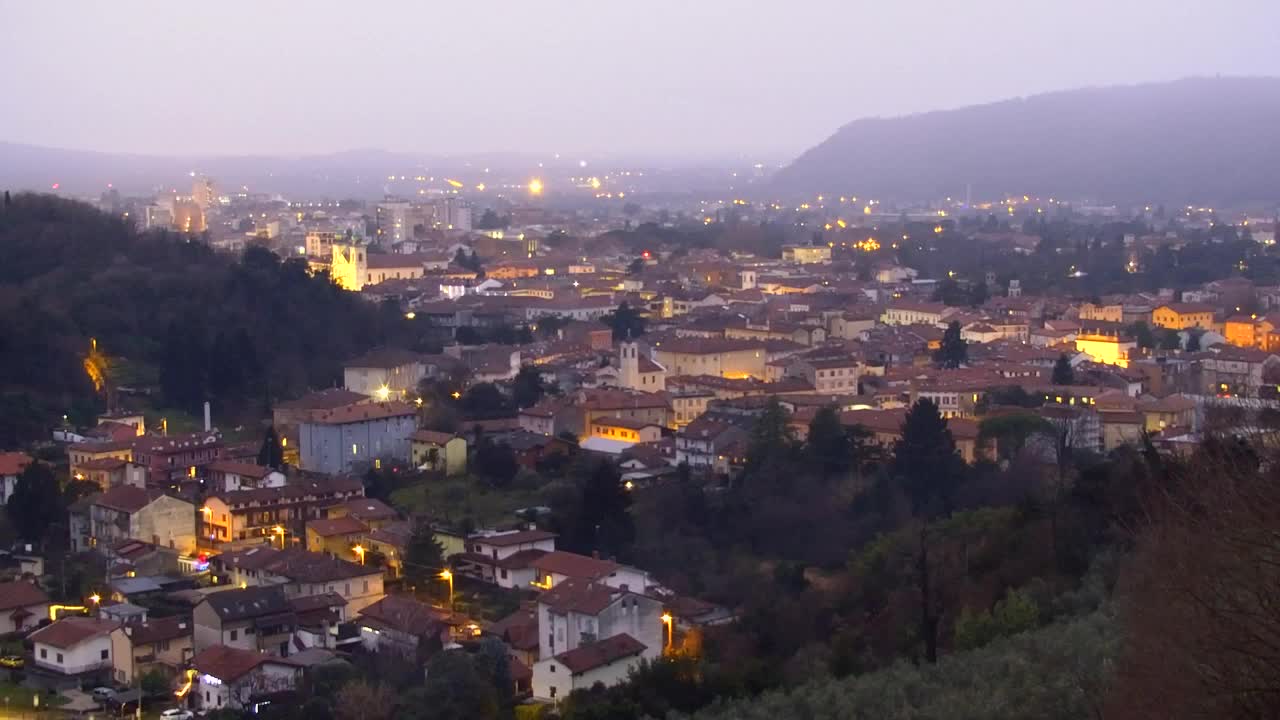 Nova Gorica e Gorizia: Panorama Mozzafiato dal Convento Francescano di Castagnevizza