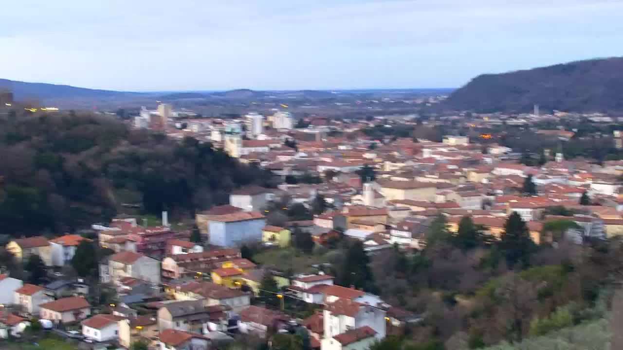 Nova Gorica e Gorizia: Panorama Mozzafiato dal Convento Francescano di Castagnevizza