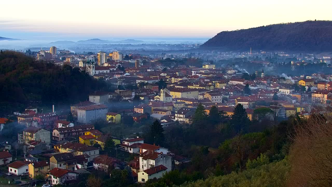 Nova Gorica y Gorizia: Impresionantes Vistas desde el Monasterio Franciscano de Kostanjevica